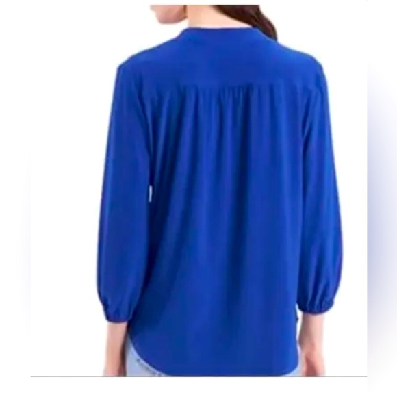 NWT Two by Vince Camaro Goddess Blue V neck medium shirt - Picture 6 of 10